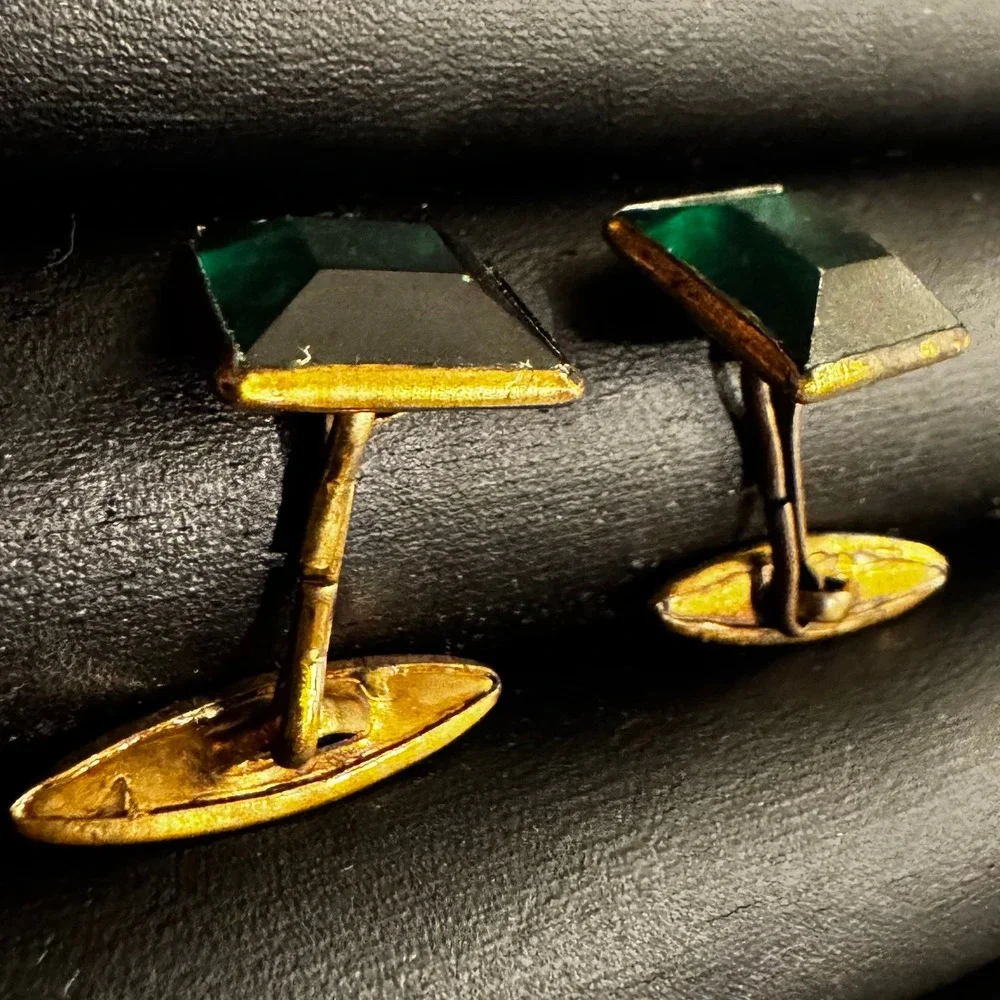 Vintage Art Deco Gold Tone Cufflinks Emerald Green Acrylic Faceted Square Retro